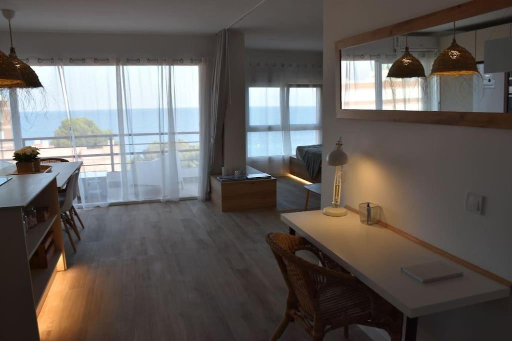 Precioso Apto Miami Primera Linia Playa Cala De Las Sirenas, Con Wifi Y Netflix, Adecuado Para Teletrabajar Miami Platja  Exterior foto